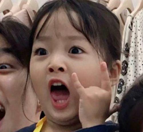 看情侣吃瓜情头,情侣吃瓜情头，共享甜蜜瞬间